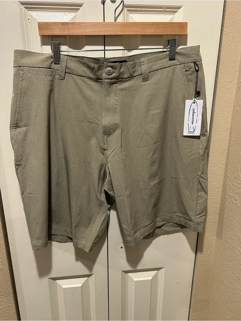 NWT Maamgic Amphibian Shorts Men’s Land Sea Water Hike Outdoors , size 36